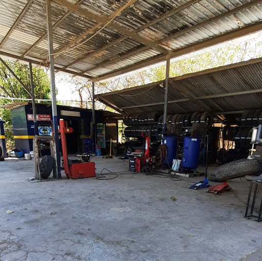 Taller DJ (Chitré) - Reparación y venta de llantas.